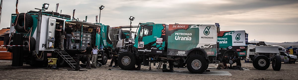 Dakar Rally 2019 Etappe 8 Team de Rooy in bivak