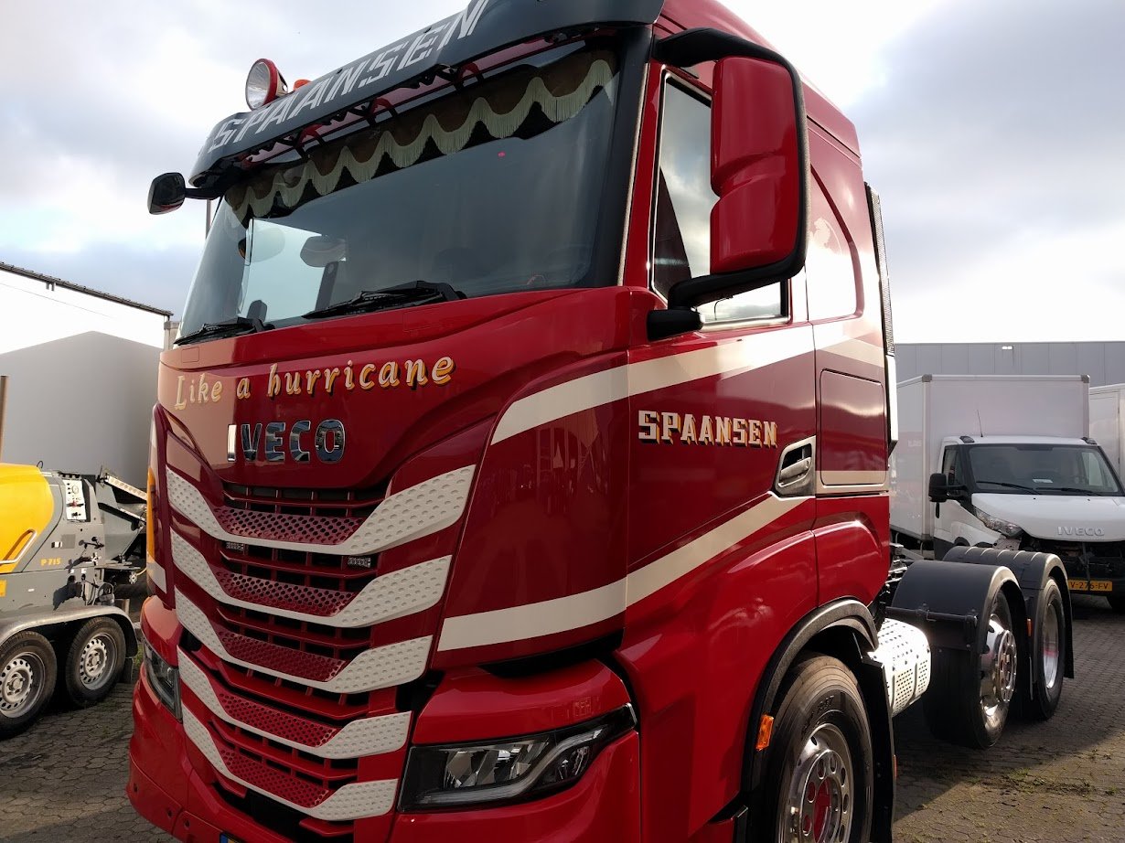 Spaansen IVECO S-WAY Like a hurricane